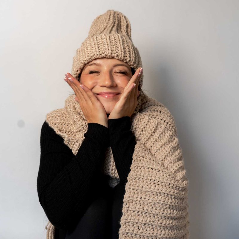 Czapka Luna długa kremowa